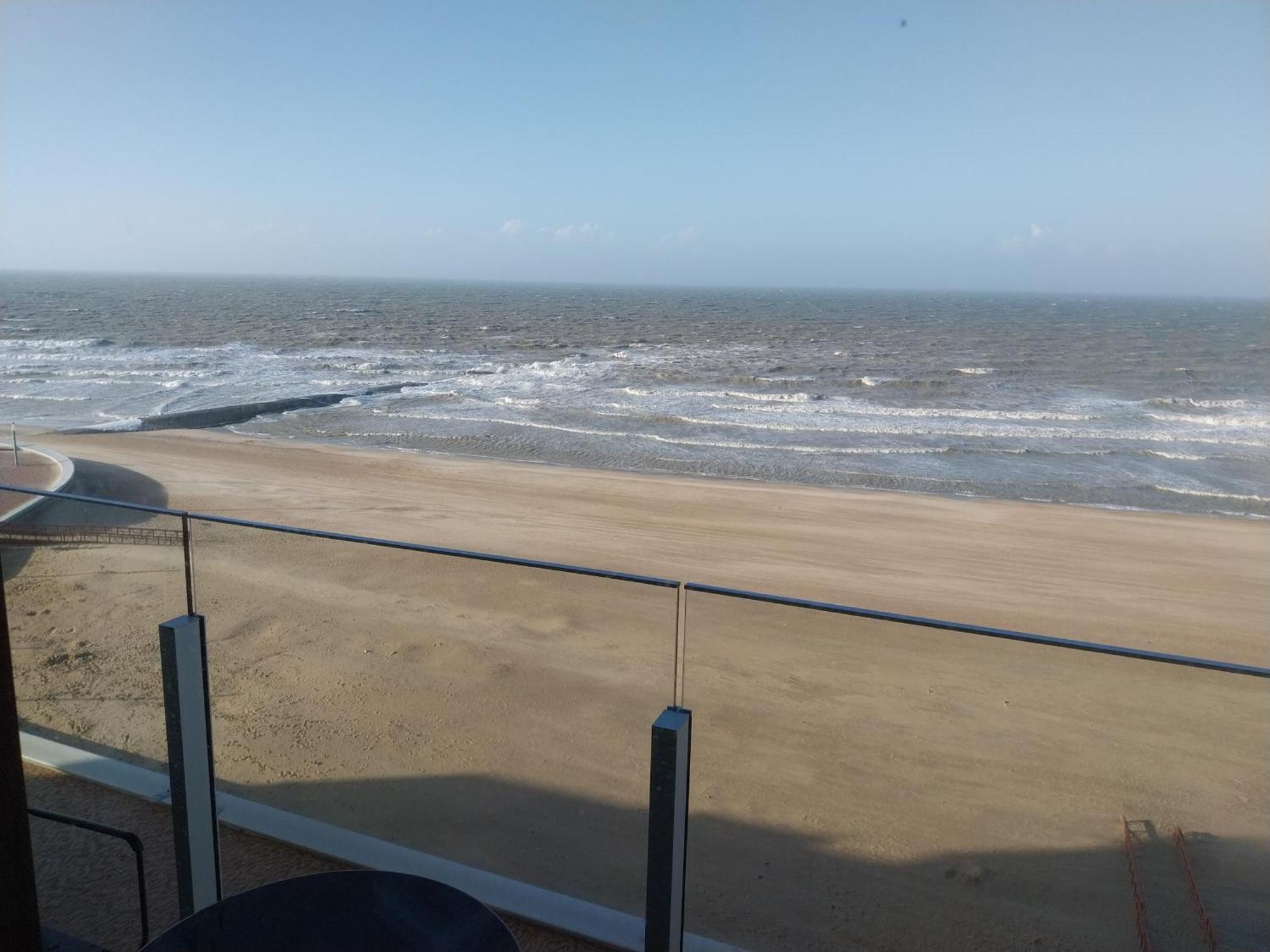Genieten Van De Vlaamse Kust Met Prachtig Zeezicht De Haan Exterior photo